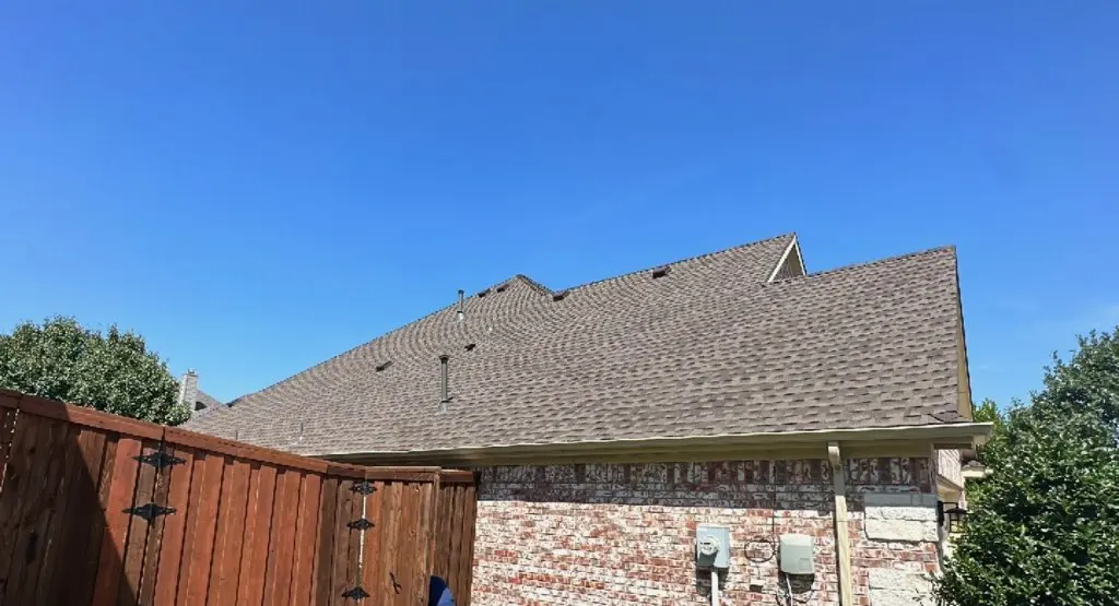 Completed roof replacement project in Friendswood